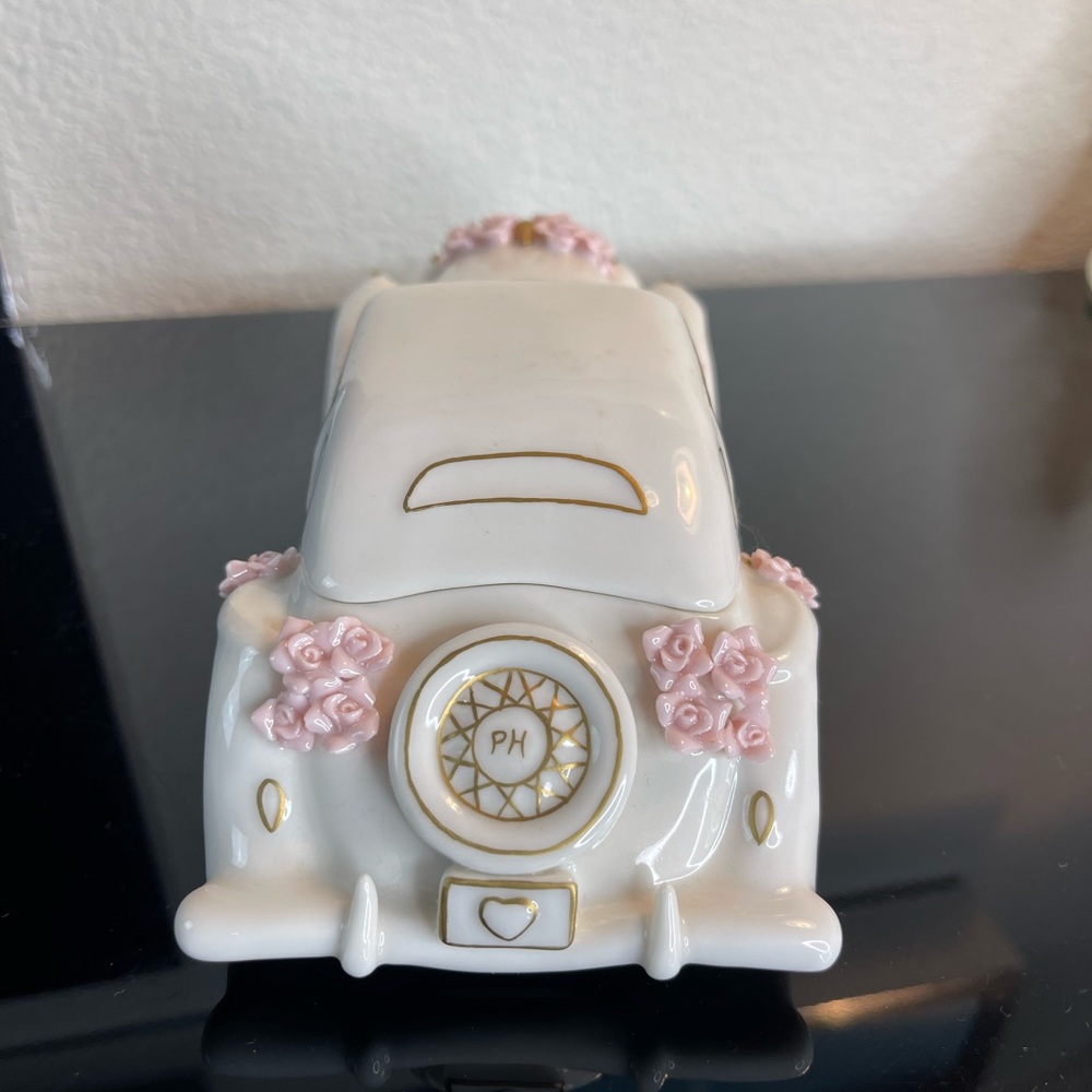 princess house car keep sake car or cake topper forcelain. Preloved. - Picture 7 of 9